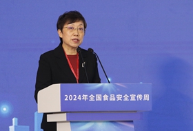 海關(guān)總署黨委委員、政治部主任呂偉紅_副本.jpg